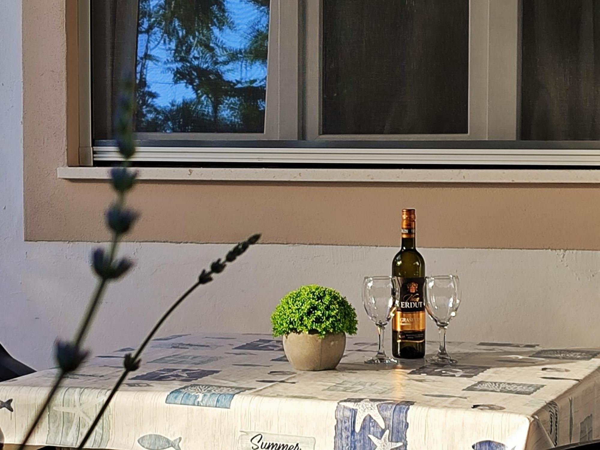 Apartman Daniel With Free Parking Mundanije Exteriér fotografie