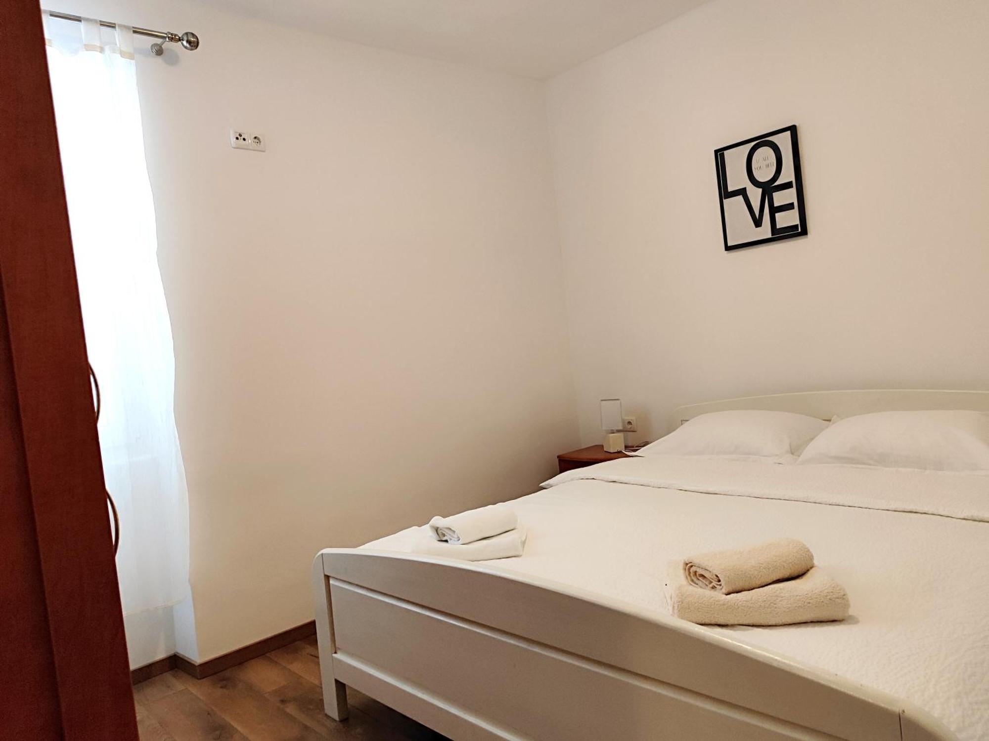 Apartman Daniel With Free Parking Mundanije Exteriér fotografie